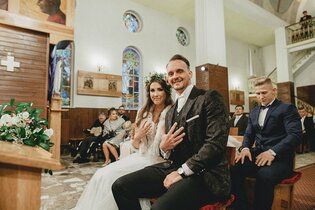 Wokalista disco polo - finalista polsatowskiego show Wyspa Przetrwania wziął ślub! Młoda para wyglądała cudownie!