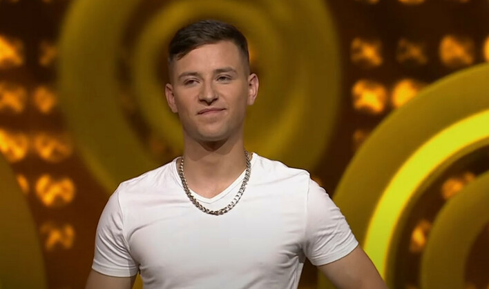 Wokalista zespołu disco polo w repertuarze Roberta Chojnackiego w programie „Szansa na sukces„! Artysta został nagrodzony przez samego twórcę oryginału!