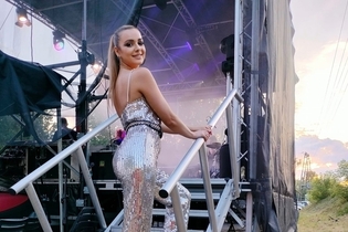 Wokalistka disco polo pokazała swoje krągłości. Wygląda przepięknie