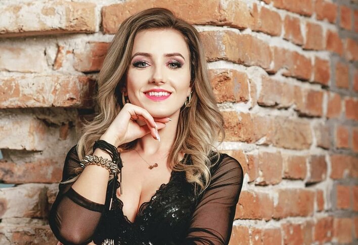 Wokalistka disco polo sprzedaje obrazy! Jej talent malarski podbija serca Polaków!