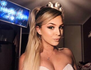 Wokalistka disco polo w czarującej kreacji! Ten krój podkreśla jej kobiecość! 