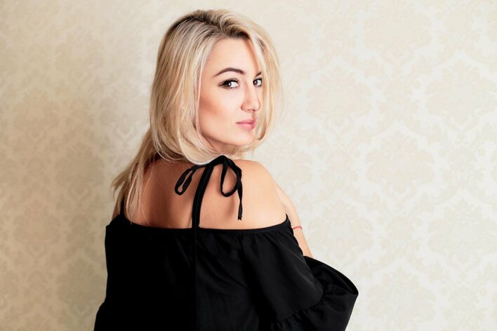 Wokalistka disco polo wraca do zdrowia! Kręgosłupa złamanego nie mam - dementuje plotki Justyna Lubas (Top Girls)