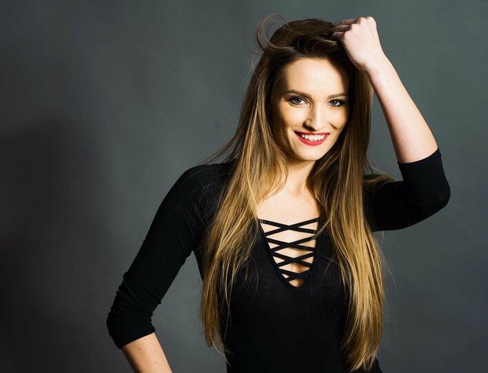 Wokalistka disco polo zrzuciła stanik i odsłoniła piersi! To Jej odpowiedź na hejt i ataki w sieci! Gorące kadry!