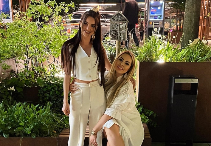 Wokalistki duetu Topky zaskoczyły strojem! Zobaczcie, w czym gwiazdy disco polo wyszły na scenę FOTO