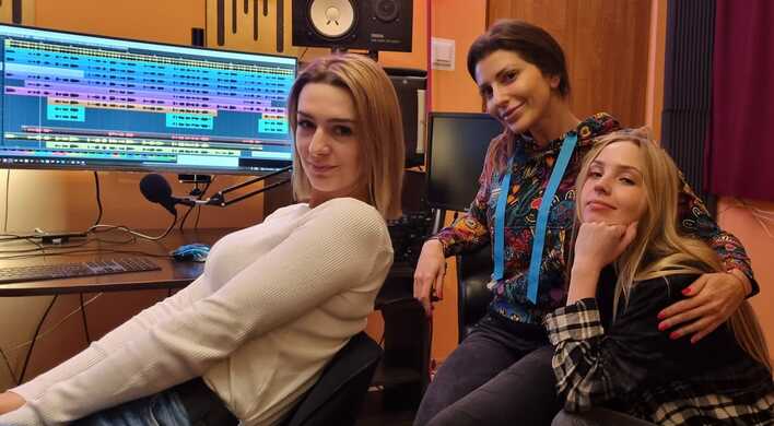 Wokalistki z zespołu Top Girls ruszają do ataku! Artystki zostały przyłapane w studiu nagraniowym! Czym zaskoczą?!