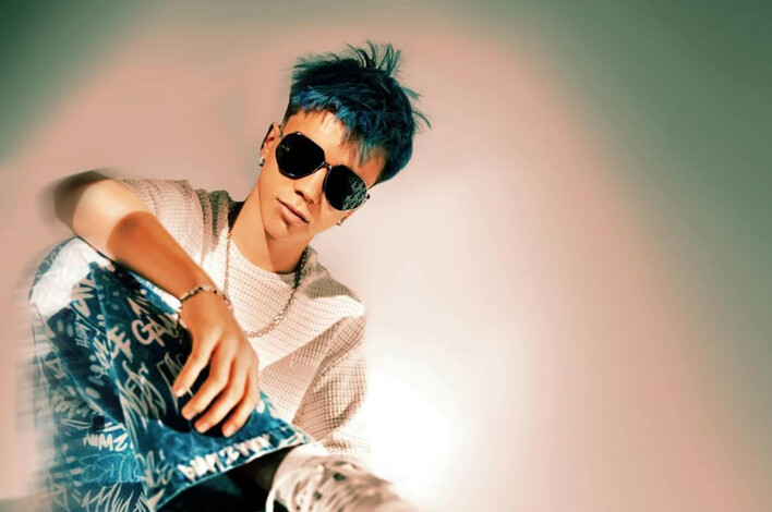 Woners na trasie z nowym brandingiem – rozpoznaj jego koncertowego busa!

