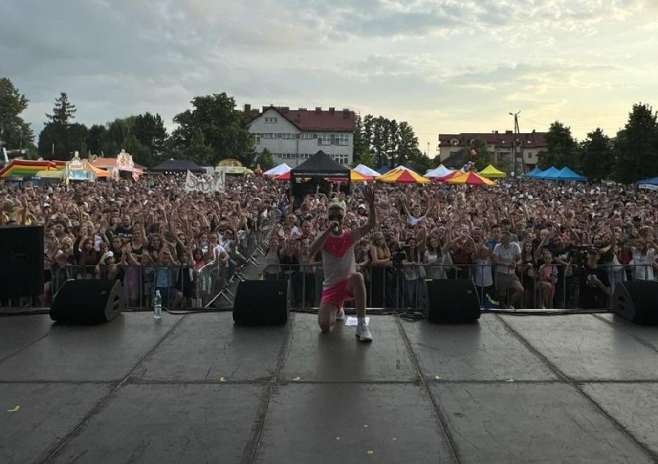 Woners  skradł show w Grębowie! Tłumy na koncercie młodego wokalisty disco!
