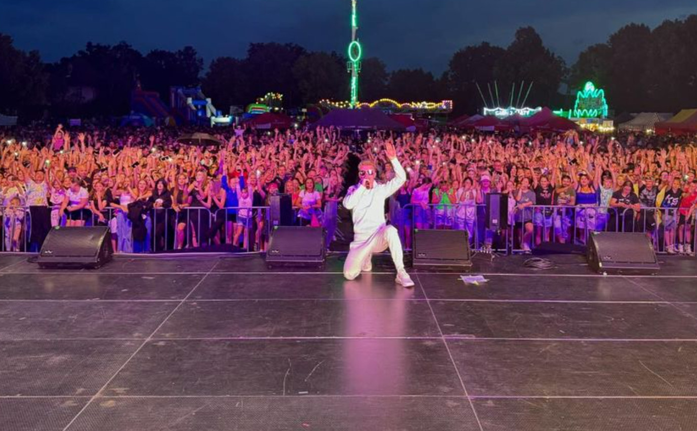 Woners w Bojanowie: Tłumy na koncercie młodej gwiazdy disco
