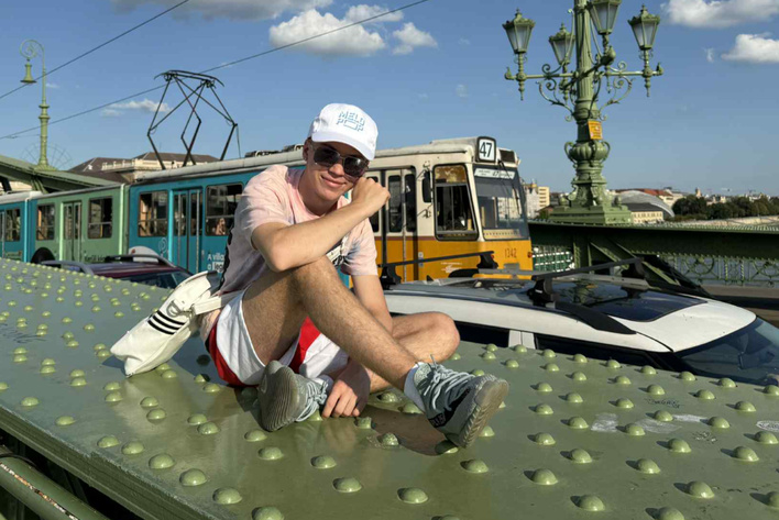 Woners z nową premierą „Melopop”. Ostatni teledysk z debiutanckiego albumu artysty