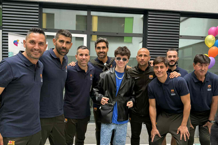 Woners z wyjątkową misją – młody artysta i legendy FC Barcelony odwiedzili Przylądek Nadziei

