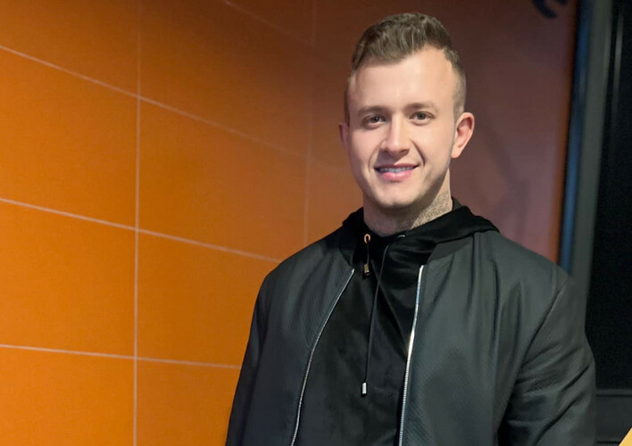 Wow! Zobacz, jak Dawid Narożny z zespołu Piękni i Młodzi przemienił swoje ciało i stał się prawdziwym ciachem!