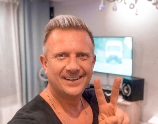 Wpadka Artysty disco polo? Do wywiadu nie założył spodni! Mamy komentarz gwiazdy!