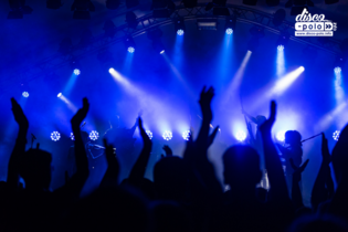 Wracają imprezy taneczne! Gwiazdy disco polo zacierają ręce!