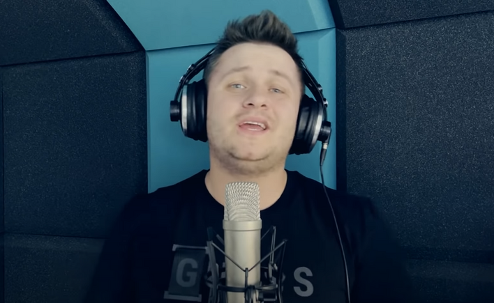 Gwiazdor disco polo nagrał pieśń z dedykacją dla Romów, którzy przejęli rosyjski czołg! 