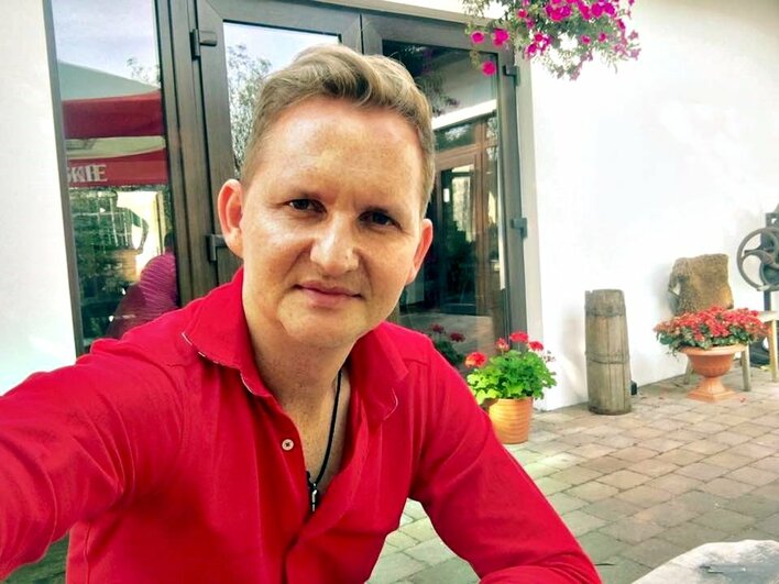 Wyjątkowa wersja weselna Mig podbija internet. Marek Gwiazdowski stworzył hit?! | VIDEO