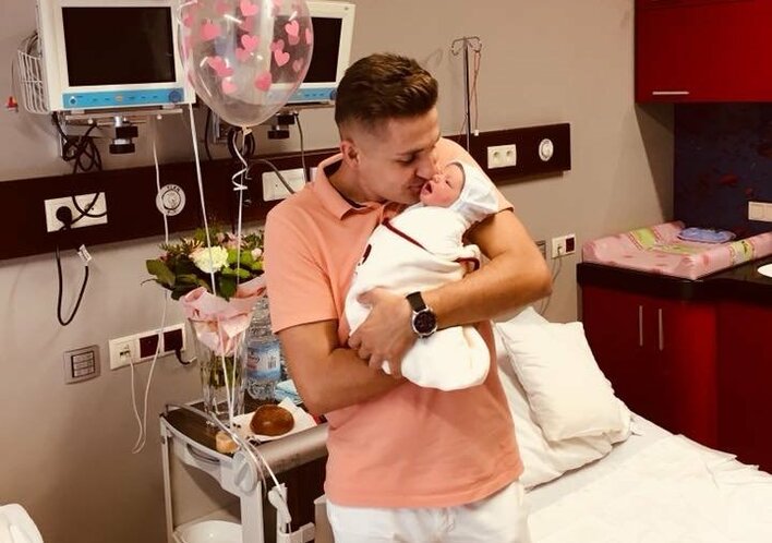 Wyjątkowy dzień dla gwiazdy disco polo! Został ojcem małej Igi!