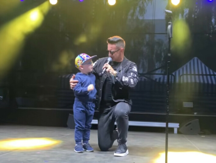 Wyjątkowy moment na Koncercie Playboys! Antoś Skradł Serca Publiczności Co za odwaga! Zobaczcie FILM
