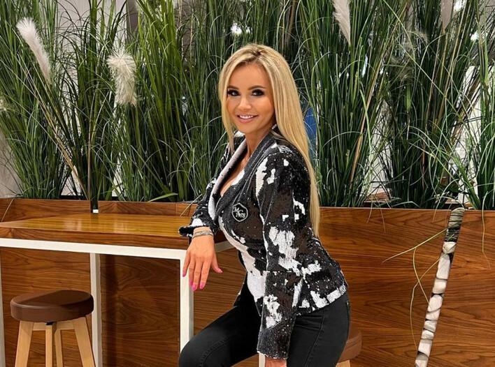 Gwiazda „Królowych życia„ nagra wspólny utwór z Zenonem Martyniukiem? Mamy komentarz Moniki Chwajoł ”Król disco polo i królowa własnego życia”