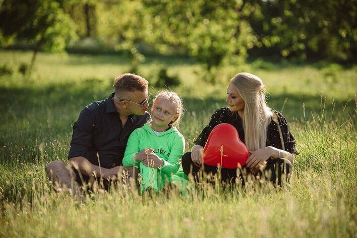 Wyjątkowy tort dla córki Dawida Narożnego! Dziewczynka była mocno zaskoczona! 