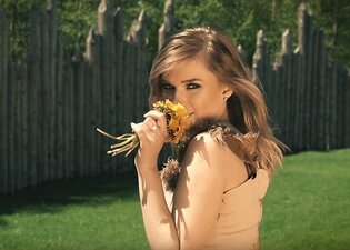 Wykonawca disco polo, zadziwił nową produkcją. „Karolina” podbija internet!