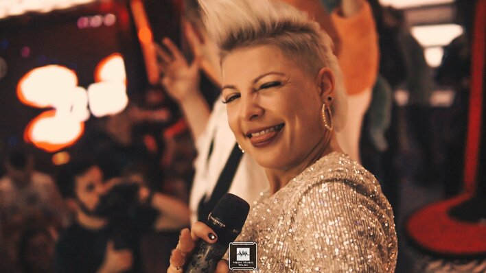 Muzyka z najwyższej półki?! Piękni i Młodzi na fali popularności! 