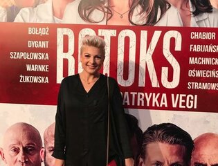 "wzbudza silne emocje" - "Magda Narożna oczarowana filmem "Botoks"?