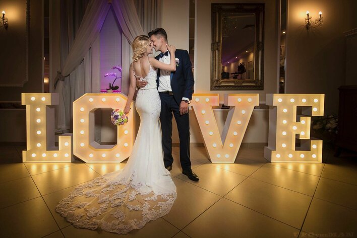 Wzruszająca chwila! Przepiękny film ze ślubu i wesela gwiazdy disco polo | VIDEO 