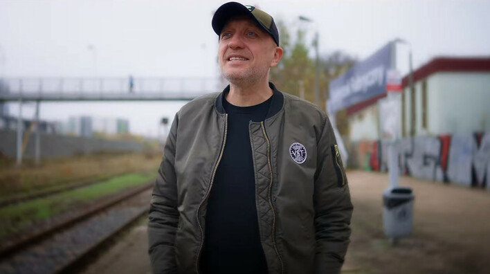 Gwiazdor disco polo zmusza do płaczu?! Ten materiał to prawdziwy wyciskacz łez!