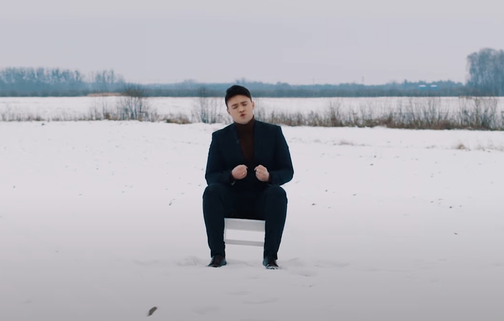 Wzruszające oblicze Artysty disco polo! Gwiazdor znalazł się w szczerym polu! 