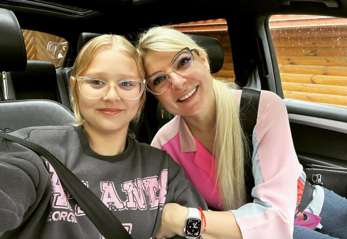 Wzruszające zdjęcie uwielbianej gwiazdy disco polo! Magdalena Narożna - Piękni i Młodzi przedstawiła swoją babcię!