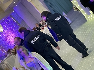 Z ostatniej chwili! Artysta disco polo zatrzymany? Policja pojawiła się na weselu
