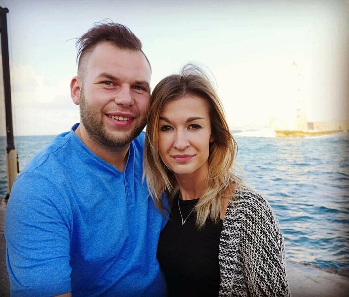 Z uroczą narzeczoną na Kretę! Rompey na wakacjach