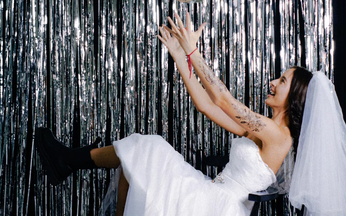 ”Zakaz disco polo” na weselu TikTokerki podzielił internet! DJ pod groźbą kary nie może zagrać hitów

