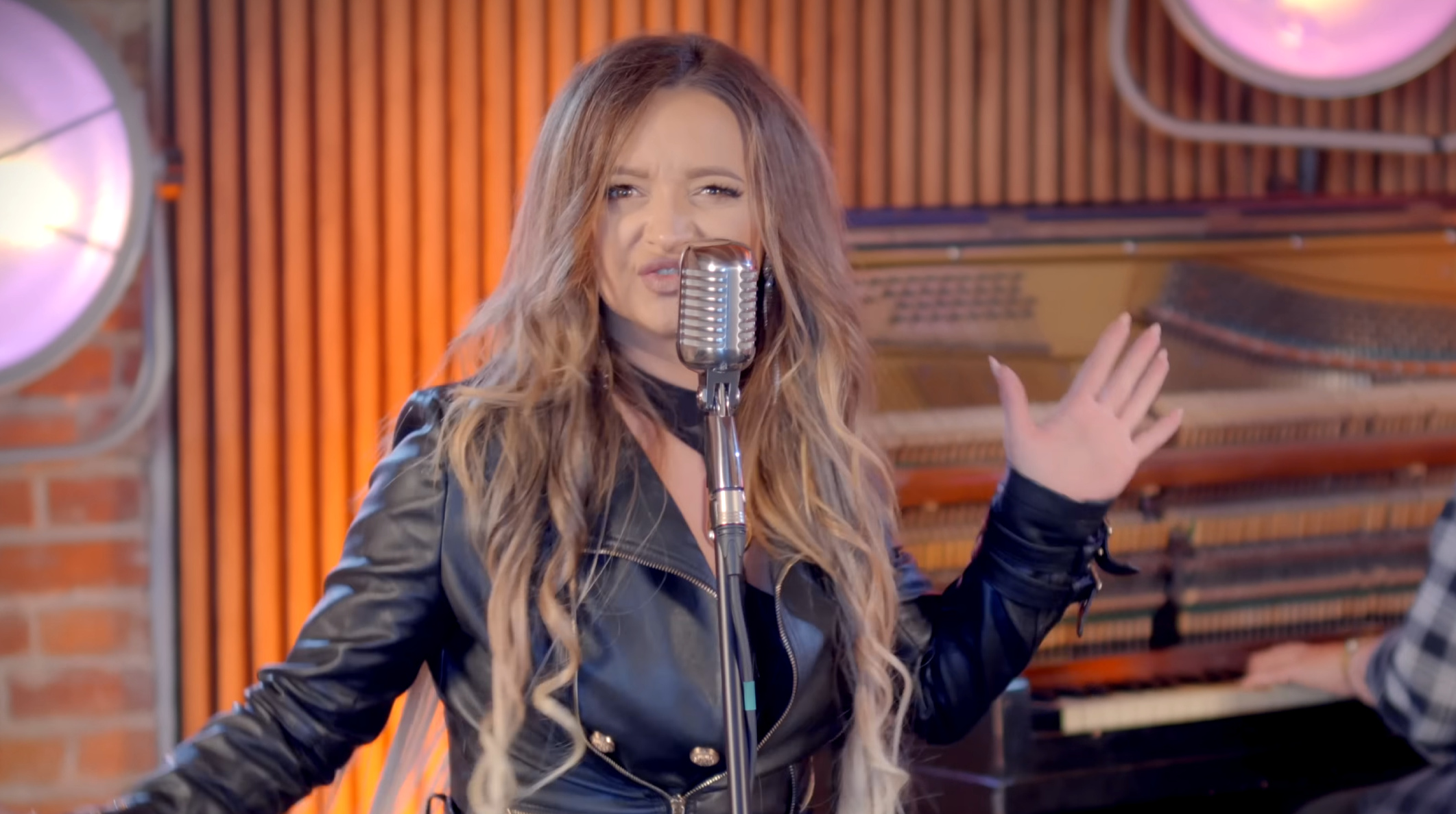 Zakochana w Życiu prezentuje nowy utwór „Kiedyś”