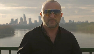 Zakochany Sławek Podlewski czyli Soni - premiera nowej piosenki już 13 kwietnia