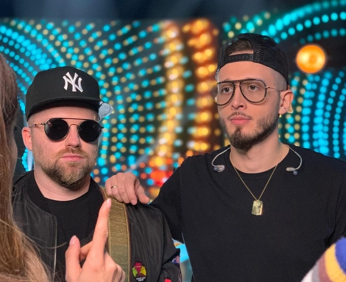 Zakrwawiony wokalista disco polo z urazem głowy. Dramatyczny obrazek wyciekł do sieci.
