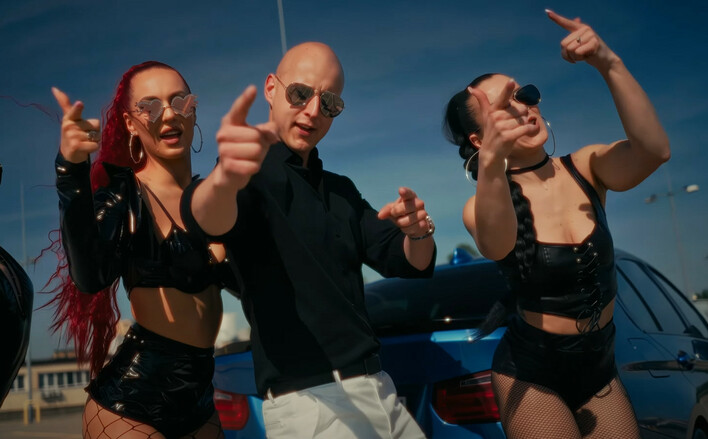 Żaku wkracza na scenę z nowym hitem „Czternastka w Maxie„