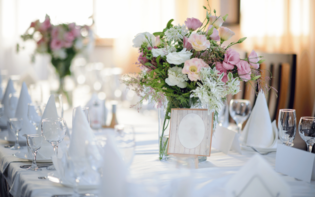 Zaproszenie na wesele zamieniło się w rachunek na prawie 1000 zł. „To kwota, jaką jesteś nam winny„