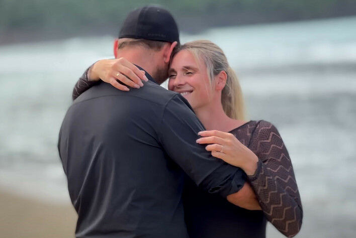 Zaskakująca rodzinna tajemnica Sławomira ujawniona w nowym teledysku na Dominikanie