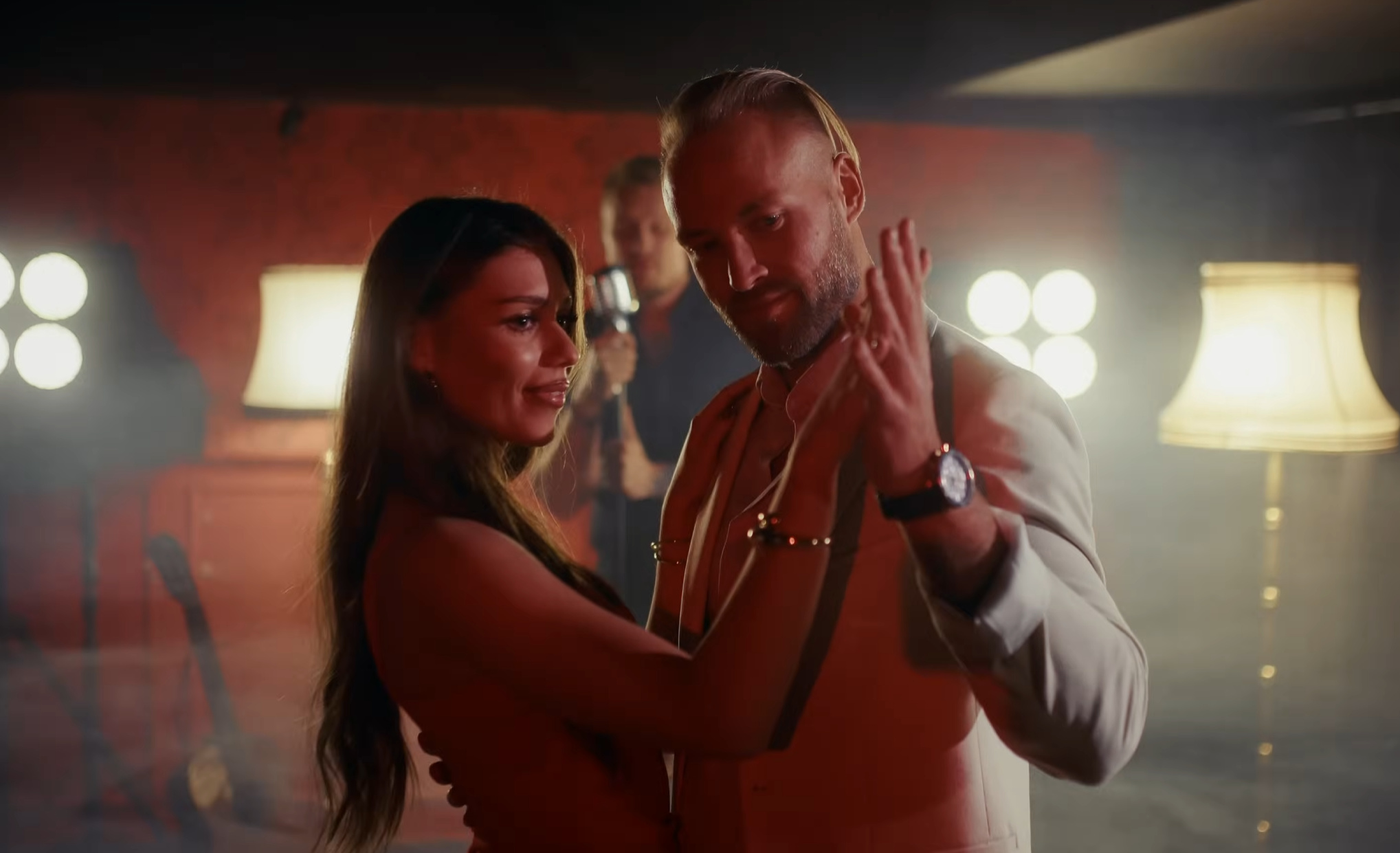 „Zatrzymaj mnie” to nowa propozycja Na Grubo. Zespół stawia na taneczny klimat latino