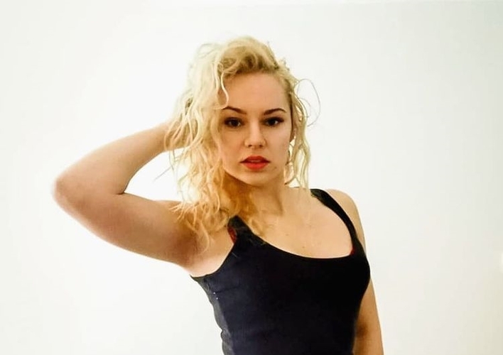 Zdjęcie gwiazdy disco polo przed i po metamorfozie podbija sieć! Szokująca przemiana!
