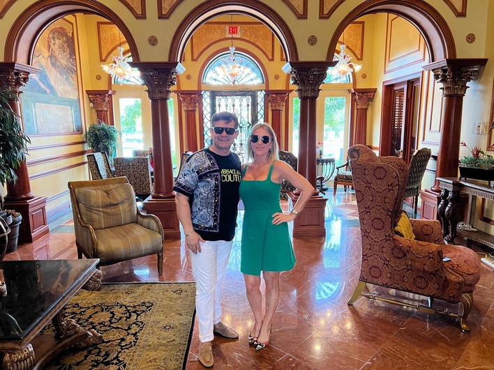 Zenek Martyniuk myśli o przeprowadzce na Florydę? Agentka nieruchomości uchyla rąbka tajemnicy

