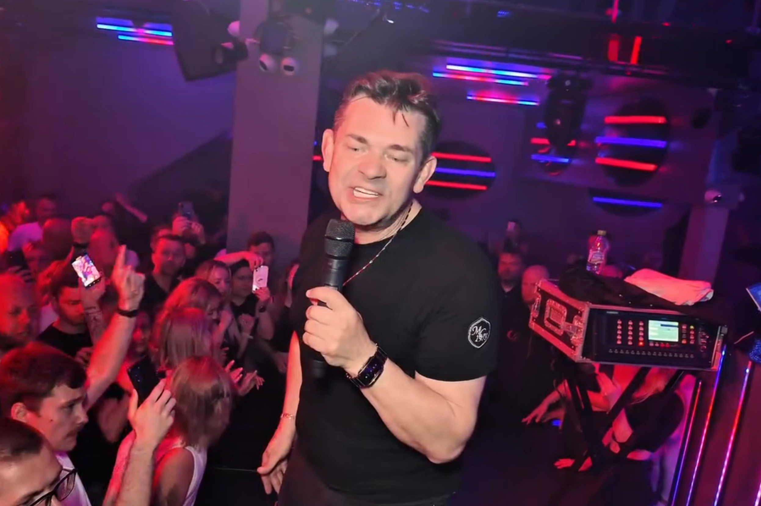Zenek Martyniuk porwał tłumy – wyjątkowy koncert na żywo w klubie Energy 2000 Przytkowice