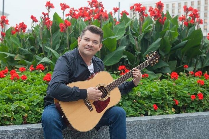 Zenek Martyniuk wpadł w zakupowy szał? Zobaczcie wyjątkową reklamę sklepu Arhelan! VIDEO