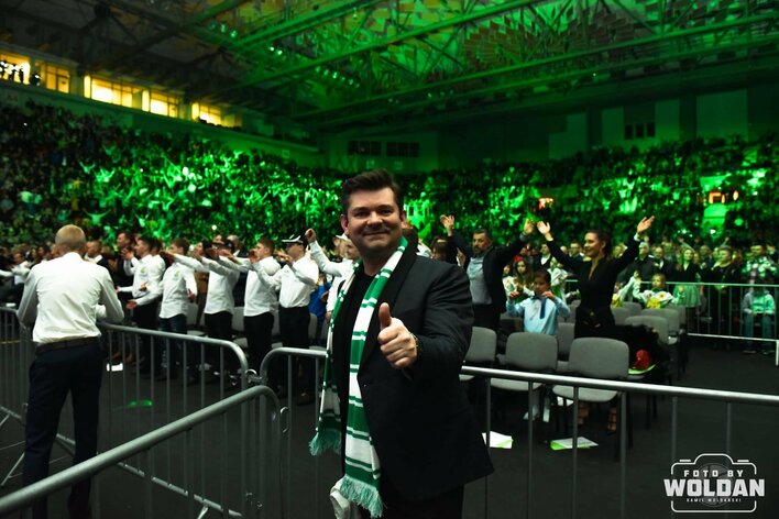 Zenek Martyniuk z milionami na koncie! Najlepsza premiera 2019 roku!