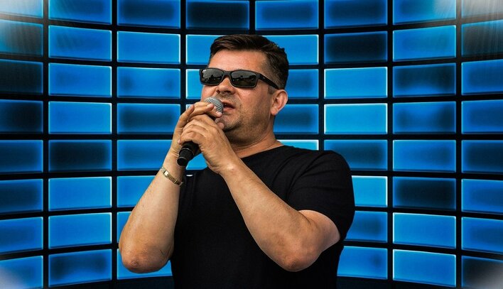 Zenon Martyniuk (Akcent) wprowadził do sprzedaży gadżety reklamowe! Wokalista disco polo ma swój własny sklep