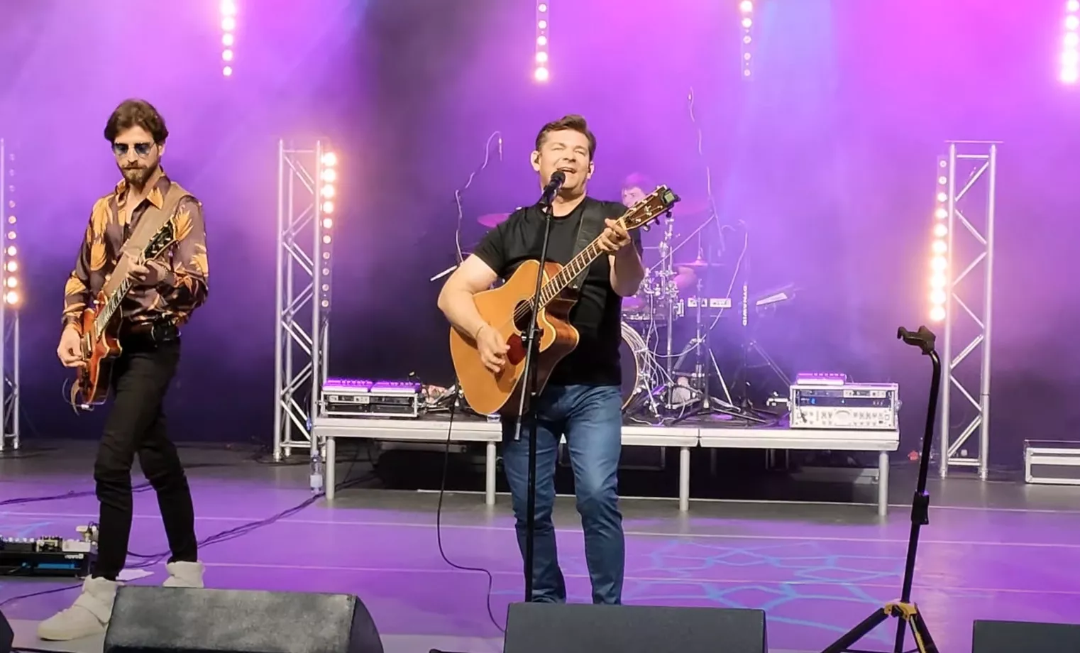 Zenon Martyniuk zrobił to na scenie! Chwycił za gitarę i zachwycił fanów! Hejterzy mogą być wściekli! Musicie to zobaczyć | VIDEO