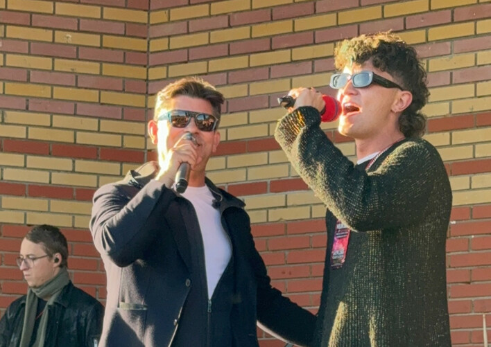 Zenon Martyniuk i Kolorek: Niezwykły duet na scenie! Posłuchajcie jak śpiewają razem wielki hit disco polo | VIDEO
