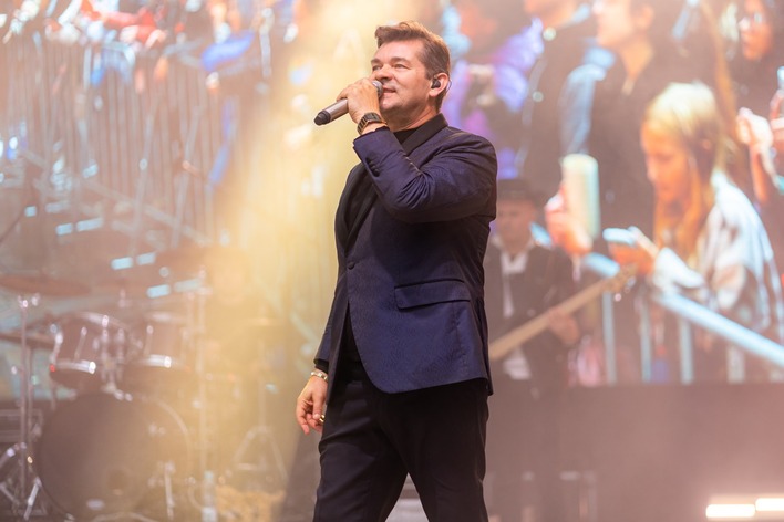 Cała prawda! Zenon Martyniuk informacje o liderze zespołu Akcent. Ile ma lat, żona, dzieci, rodzina, majątek