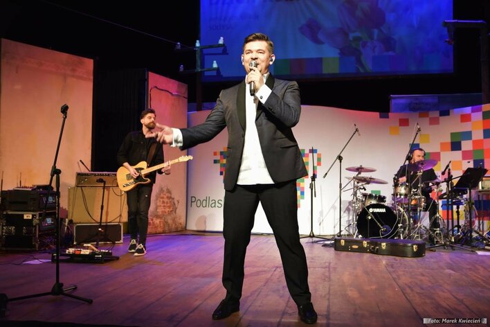 Zenon Martyniuk ma sobowtóra! Występ oczarował wszystkich! Koniecznie zobaczcie!